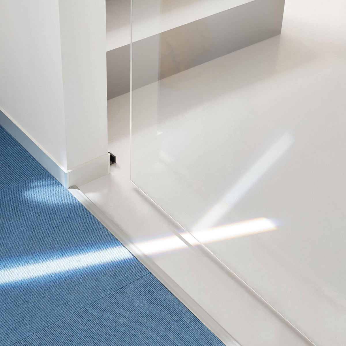 Innen- und Außenecke CONSTRUCT SQUARE Aluminium pulverbeschichtet weiß