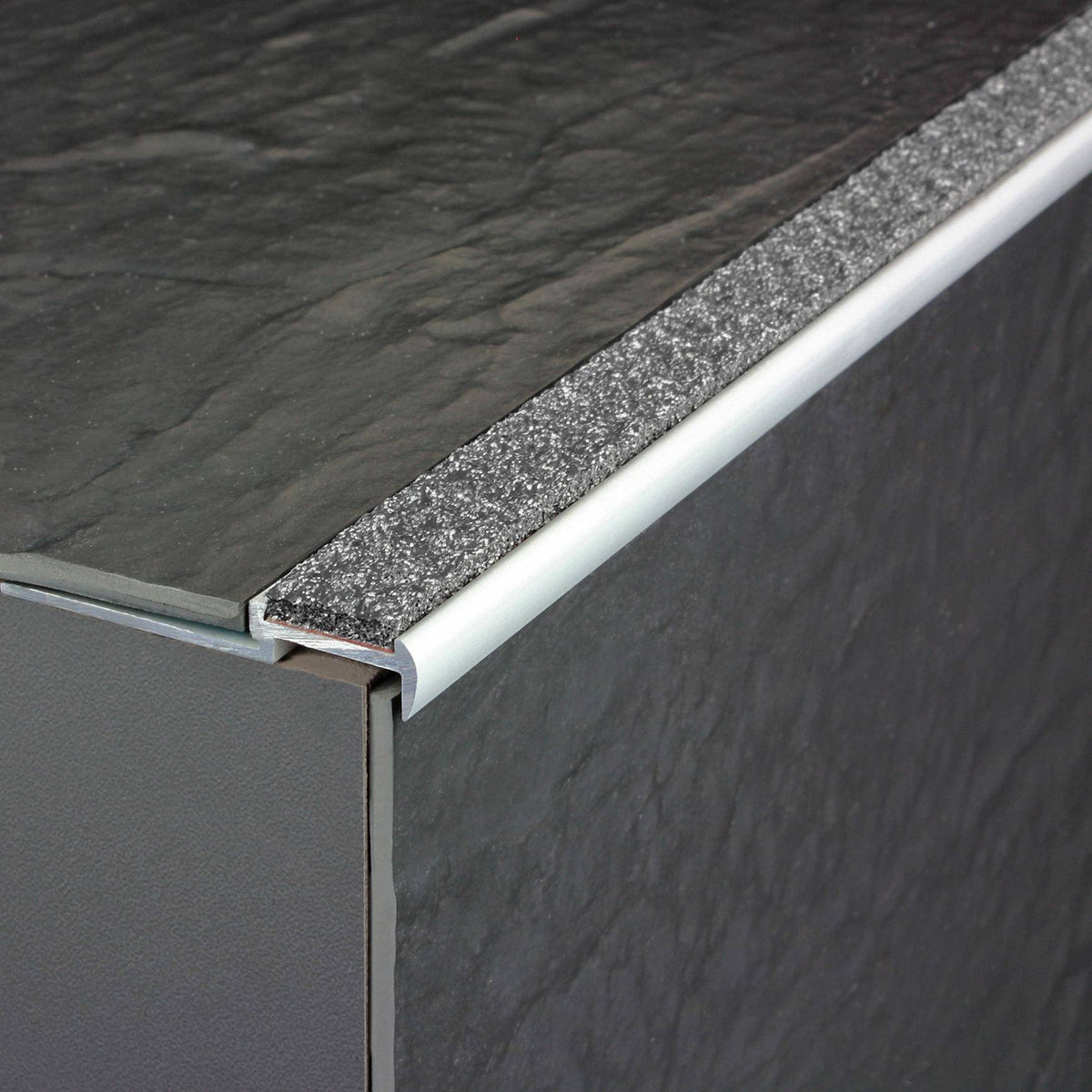 Treppenstufenprofil mit Einlage 13 mm DIAMONDSTEP Aluminium eloxiert anthrazit 11mm 250cm