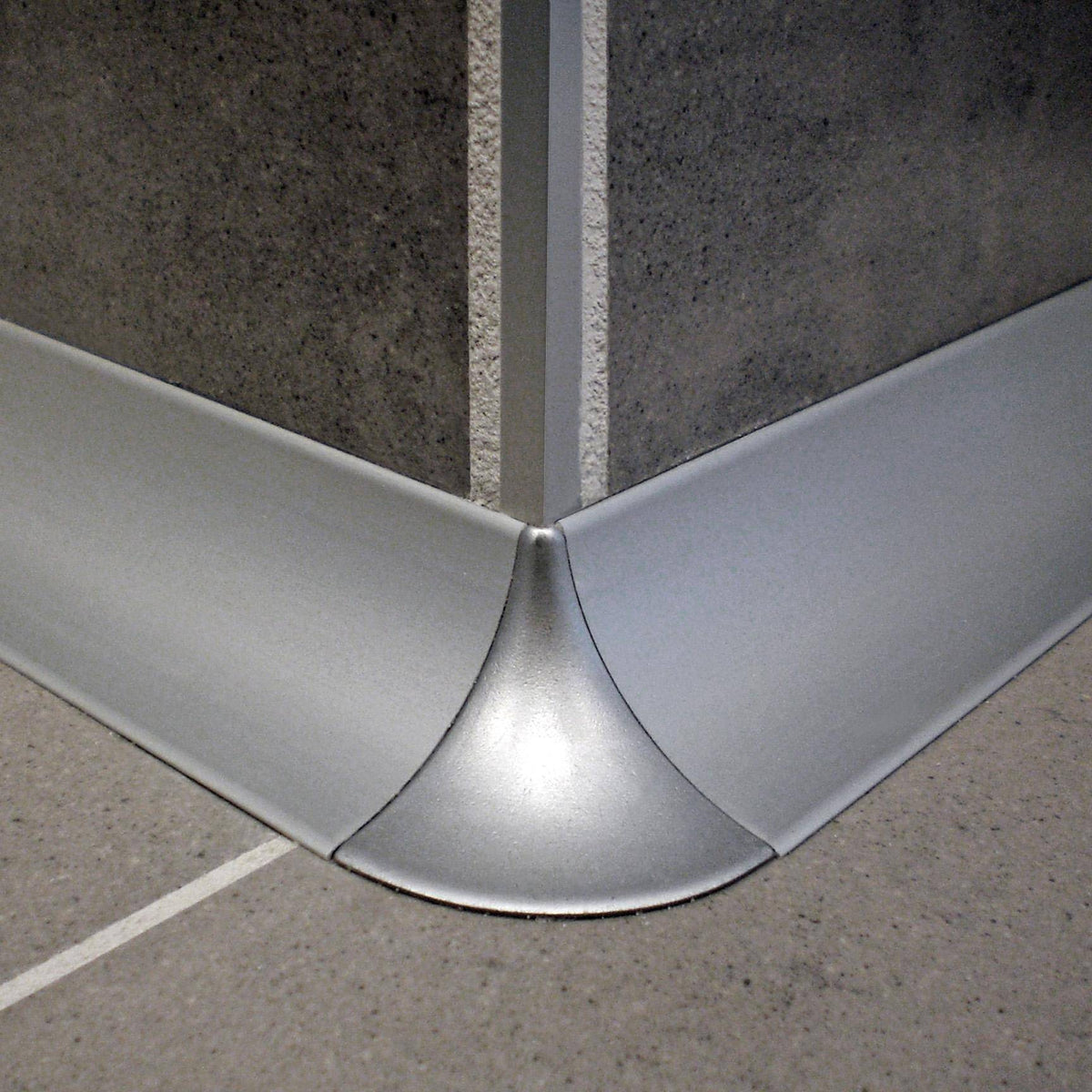 DURAL Angle extérieur DURACOVE HK métal coulé sous pression anodisé argent 28mm