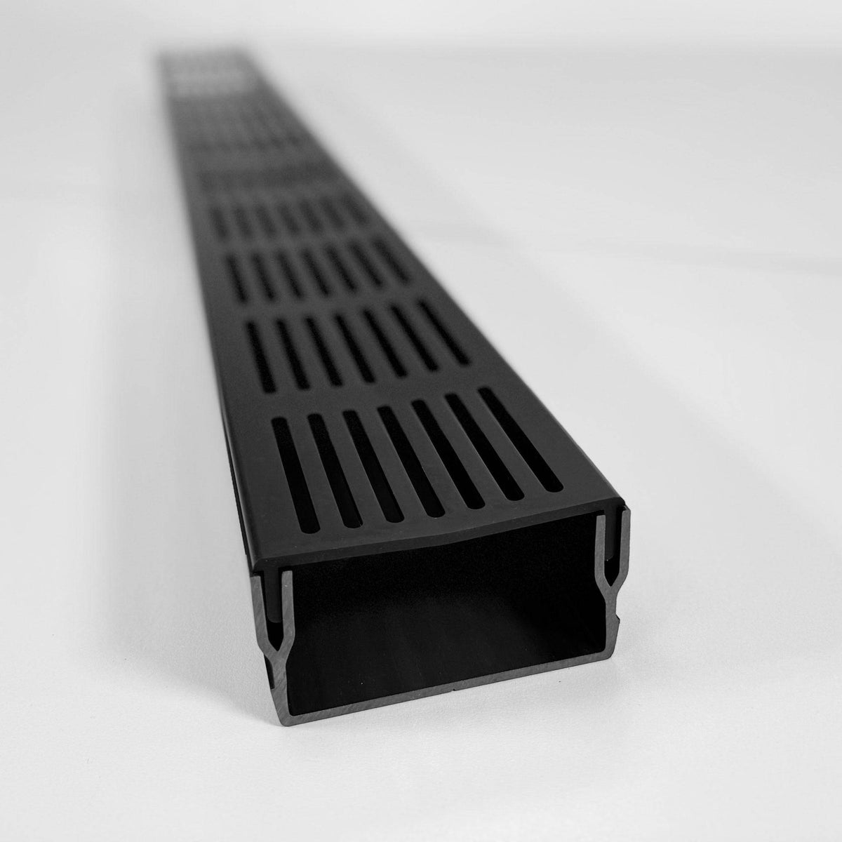 Entwässerungsrinne U-DRAIN PRO schwarz eloxiert 50mm 100cm